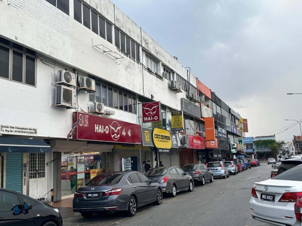 3 Storey Corner Shoplot In Jalan SS2, Petaling Jaya for Rent - 04